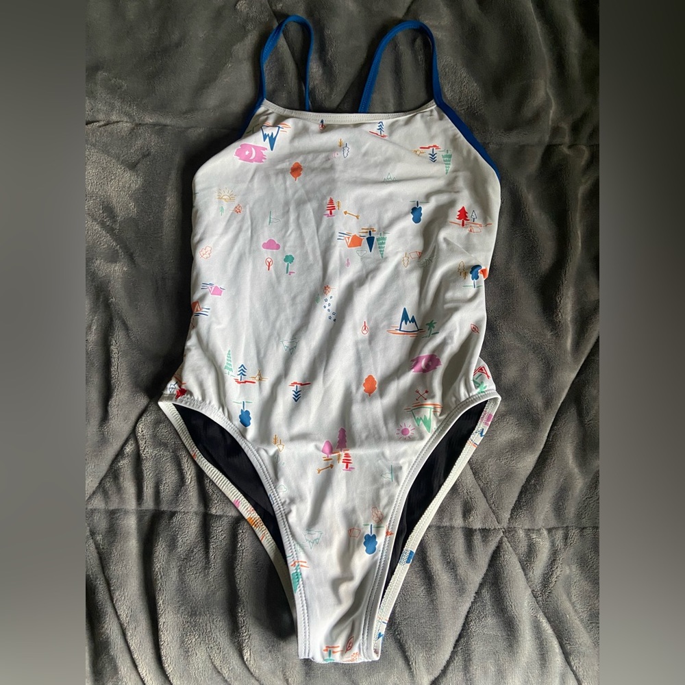 Women’s size 30 fixed back white pattern Jolyn
